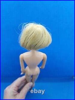 1965-66 Vintage Barbie American Girl #1070 Bendable Legs Blonde READ