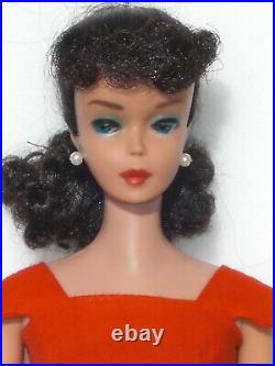 5 or 6 brunette ponytail with original box 1962 or 1963 BARBIE vintage