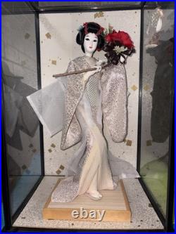A Fabulous Vintage Japanese Geisha Doll with 21 Glass Case