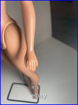 Barbie VINTAGE Brownette 1961 BUBBLECUT BARBIE Doll withSuburban Shopper Outfit