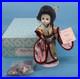 Collectible_Japanese_Doll_by_Madame_Alexander_28545_with_Stand_Box_01_xo