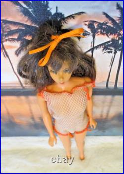 Gorgeous Vintage Brunette Twist N Turn TNT Barbie Doll Original Outfit