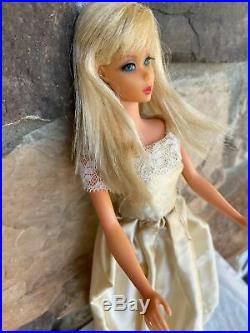 Pretty Vintage Platinum Blonde Twist'N Turn Barbie Doll 1966 Japan Mattel