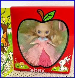 Rare Vintage 2010 Petite Blythe Doll Red Apple Hasbro Japan