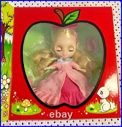 Rare Vintage 2010 Petite Blythe Doll Red Apple Hasbro Japan