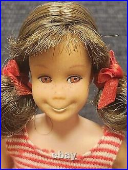 Scooter Skipper's Friend Original Stand Box 1040 Brunette Mattel Barbie Vintage
