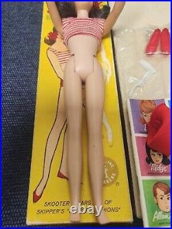 Scooter Skipper's Friend Original Stand Box 1040 Brunette Mattel Barbie Vintage