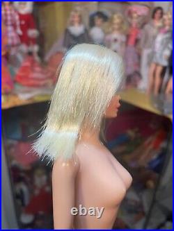 VHTF Spectacular Vintage Platinum Blonde Medium Color Magic Barbie Doll