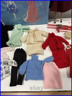 VINTAGE 1958 BUBBLE CUT BARBIE DOLL With1962 BLUE CASE & CLOTHES LOT
