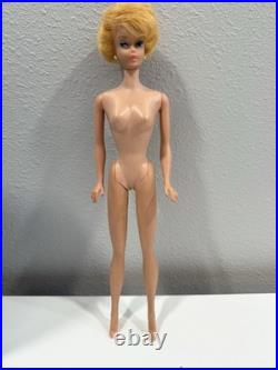 VINTAGE 1958 BUBBLE CUT BARBIE DOLL With1962 BLUE CASE & CLOTHES LOT