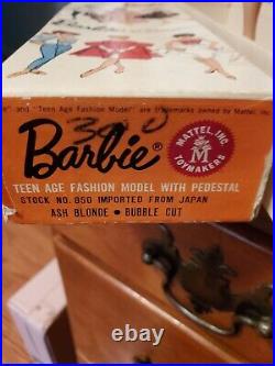 VINTAGE 1960s ASH BLONDE BUBBLE CUT BARBIE DOLL IN ORIGINAL BOX NO. 850 JAPAN