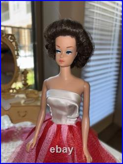 VINTAGE 1964 FASHION QUEEN BARBIE Doll withall Wigs Plus Rare Plat. BlondeGreat