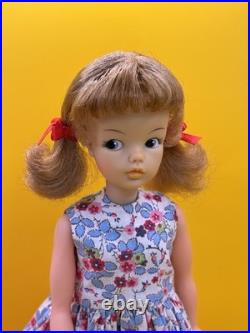 VINTAGE IDEAL TAMMY DOLL JAPANESE EXCLUSIVE with small clothes lot VINTAGE IDEAL TAMMY DOLL JAPANESE EXCLUSIVE with small clothes lot