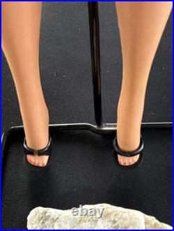 VTG 1962 Barbie Blonde Bubble Cut Early Nipple Body Original Box Wire Stand