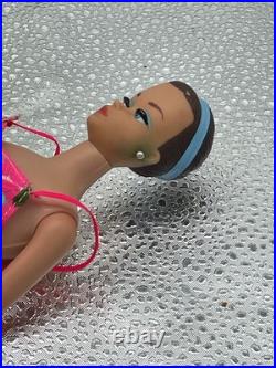 VTG 1962 FASHION QUEEN BARBIE withWigs, Earrings, Stand etc See Pics