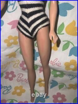 VTG 1st Issue Platinum Barbie Bubble Cut Faded Bubblegum Lips In SS VTG 1st Issue Platinum Barbie Bubble Cut Faded Bubblegum Lips In SS