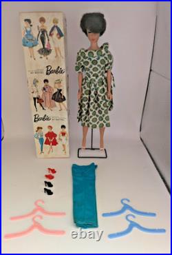 VTG Barbie Brunette Bubble Cut No. 850 1960s Original Doll withStand, Boxed