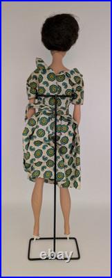 VTG Barbie Brunette Bubble Cut No. 850 1960s Original Doll withStand, Boxed