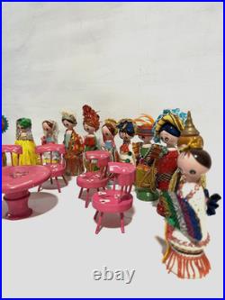 Vintage 1960s Disney Small World Kokeshi Dolls Video Excellent