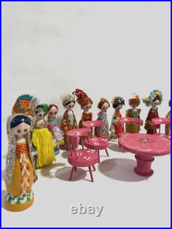 Vintage 1960s Disney Small World Kokeshi Dolls Video Excellent