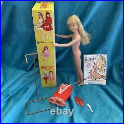 Vintage 1963 Blonde Skipper Stock No. 950 OSS, Shoes, Metal stand, & Mint Box