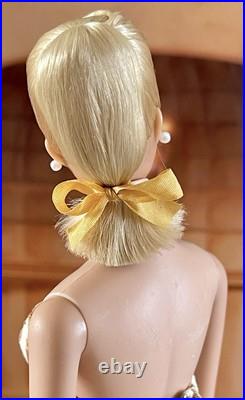 Vintage 1964 Platinum Blonde Swirl Ponytail Barbie Doll In Vintage Swimsuit Vintage 1964 Platinum Blonde Swirl Ponytail Barbie Doll In Vintage Swimsuit