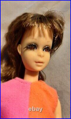 Vintage 1965 Mattel Barbie-Brunette Francie Fashion Doll withclothing lot (Japan)