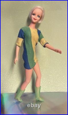 Vintage 1967 Twiggy Doll Blonde Hair With HTF Outfits