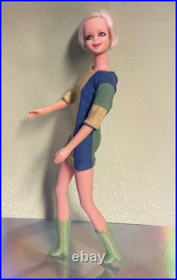 Vintage 1967 Twiggy Doll Blonde Hair With HTF Outfits