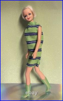 Vintage 1967 Twiggy Doll Blonde Hair With HTF Outfits