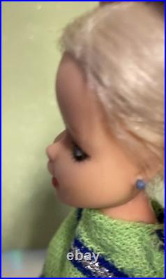 Vintage 1967 Twiggy Doll Blonde Hair With HTF Outfits