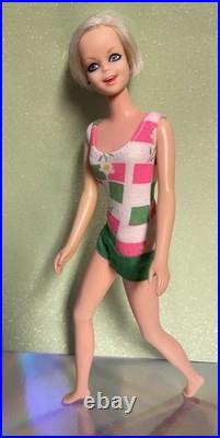 Vintage 1967 Twiggy Doll Blonde Hair With HTF Outfits