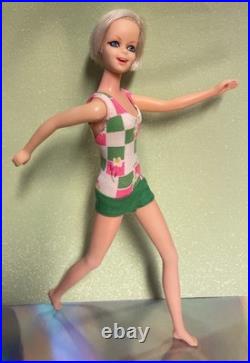 Vintage 1967 Twiggy Doll Blonde Hair With HTF Outfits