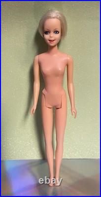 Vintage 1967 Twiggy Doll Blonde Hair With HTF Outfits