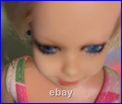 Vintage 1967 Twiggy Doll Blonde Hair With HTF Outfits