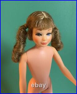 Vintage 1970's Skipper Doll Sausage Curl Brunette Twist'n Turn