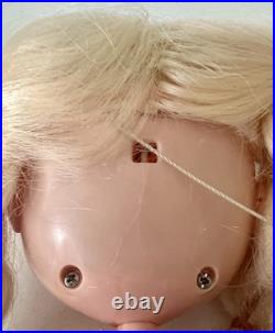 Vintage 1972 Kenner Blythe Doll. Blonde. Draw String Works