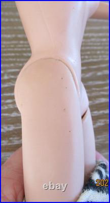 Vintage 1st Issue Barbie Blonde Bubble Cut Greasy Face'61 Red Lips SS Booklet