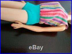 Vintage American Barbie Blonde with bendable legs in Box Japan #1070