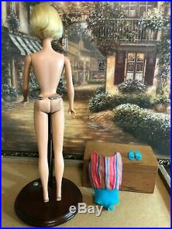 Vintage Barbie American Girl Pale Blonde Bendable Leg Barbie OSS, Japan Shoes