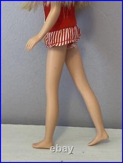 Vintage Barbie SKIPPER BLONDE straight leg Mattel 1960s Japan, Stand & Box Top