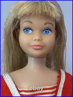 Vintage Barbie SKIPPER BLONDE straight leg Mattel 1960s Japan, Stand & Box Top