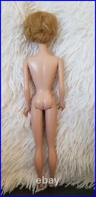 Vintage Barbie Strawberry Blonde BUBBLECUT Doll in #957 KNITTING PRETTY BLUE