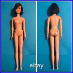 Vintage Barbie Twist N Turn TNT BEND LEG CASEY Doll #1180 w Box