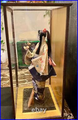 Vintage Geisha Japanese doll Beautiful Fabric Detail & Workmanship 16 inches