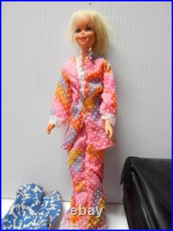 Vintage Japan 1966 Twiggy /casey Barbie Doll + 1963 Pony Tail Case, + Clothing