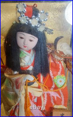 Vintage Japanese Geisha Doll 9 Tall in Glass Case Vintage Japanese Geisha Doll 9 Tall in Glass Case