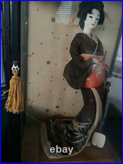 Vintage Japanese Geisha Doll In 21 Glass Case