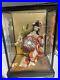 Vintage_Japanese_Geisha_Doll_In_Glass_Wood_Case_01_qdj