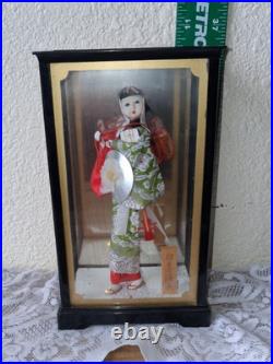 Vintage Japanese Geisha Oyama Doll in Glass Display Case Mid-Century